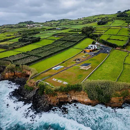 Xhale Azores Ангра-ду-Эроижму