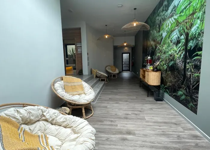Xhale Azores فندق أنغرا دو إِراويزو