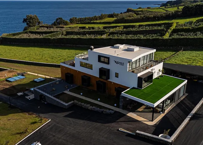 Xhale Azores فندق أنغرا دو إِراويزو